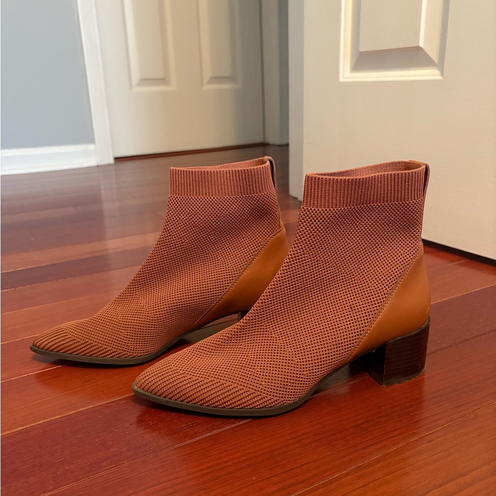 Everlane day-glove boots (brandy rose)